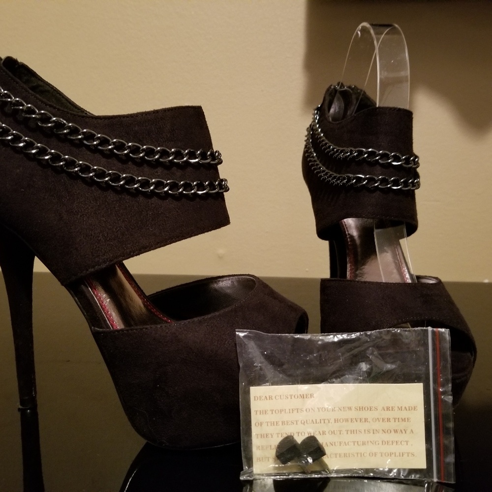 Shoes - Picture 3 of 8